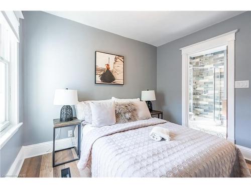 266 Stinson Crescent, Hamilton, ON - Indoor Photo Showing Bedroom