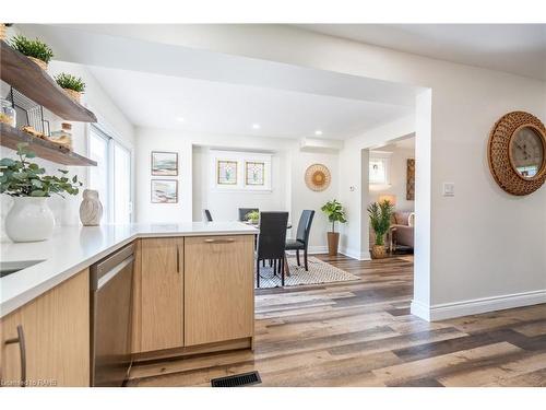 266 Stinson Crescent, Hamilton, ON - Indoor Photo Showing Kitchen