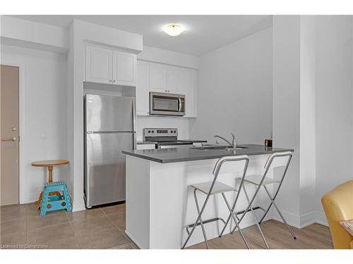 431-16 Concord Place, Grimsby, ON - Indoor Photo Showing Kitchen