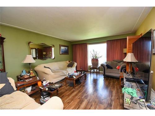 22 Rapallo Drive, Hamilton, ON - Indoor Photo Showing Living Room