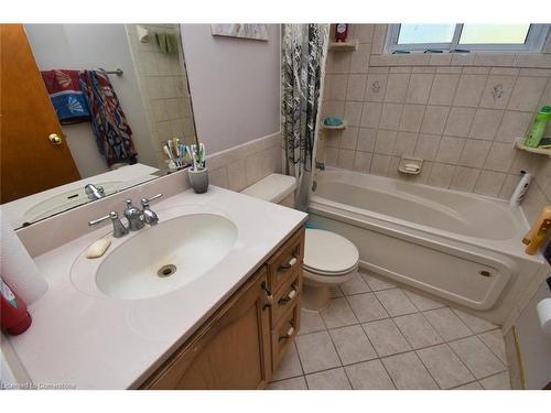 22 Rapallo Drive, Hamilton, ON - Indoor Photo Showing Bathroom