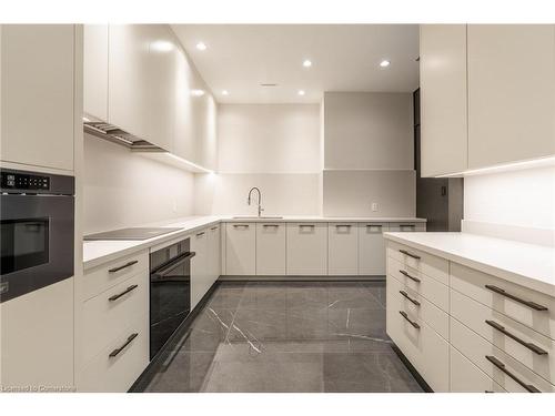 865 Glenwood Avenue, Burlington, ON - Indoor Photo Showing Kitchen With Upgraded Kitchen