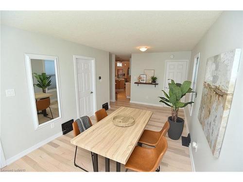 587 Mary Street, Hamilton, ON - Indoor Photo Showing Dining Room