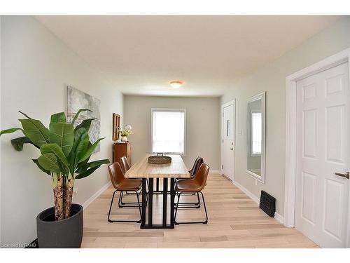 587 Mary Street, Hamilton, ON - Indoor Photo Showing Dining Room