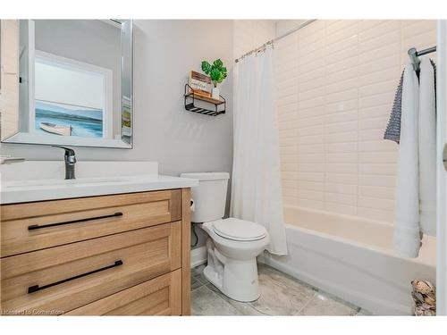 781 South Coast Drive, Peacock Point, ON - Indoor Photo Showing Bathroom