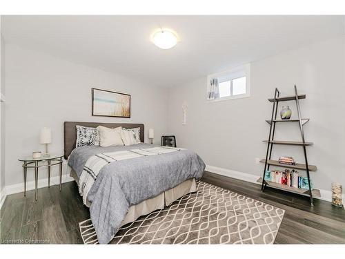 781 South Coast Drive, Peacock Point, ON - Indoor Photo Showing Bedroom