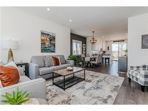 781 South Coast Drive, Peacock Point, ON - Indoor Photo Showing Living Room