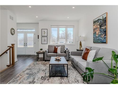 781 South Coast Drive, Peacock Point, ON - Indoor Photo Showing Living Room