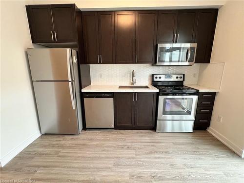 401-2486 Old Bronte Road, Oakville, ON - Indoor Photo Showing Kitchen