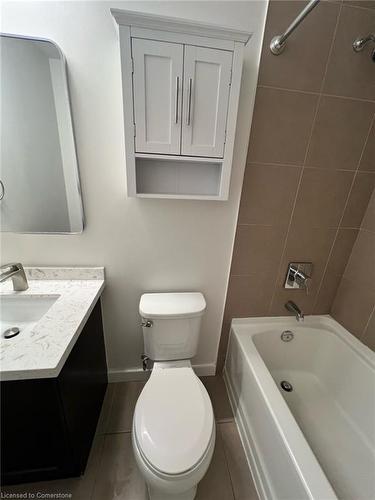 401-2486 Old Bronte Road, Oakville, ON - Indoor Photo Showing Bathroom