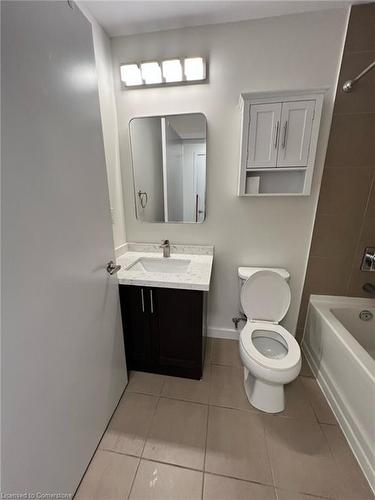 401-2486 Old Bronte Road, Oakville, ON - Indoor Photo Showing Bathroom