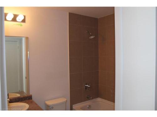 401-2486 Old Bronte Road, Oakville, ON - Indoor Photo Showing Bathroom