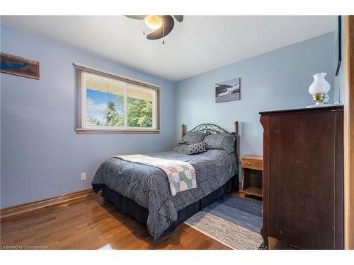 54 Valley Road, St. Catharines, ON - Indoor Photo Showing Bedroom