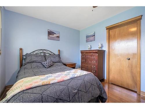 54 Valley Road, St. Catharines, ON - Indoor Photo Showing Bedroom