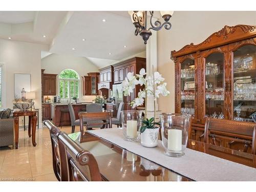 9893 Dickenson Road W, Hamilton, ON - Indoor Photo Showing Dining Room