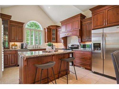 9893 Dickenson Road W, Hamilton, ON - Indoor Photo Showing Kitchen