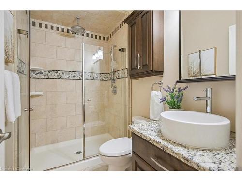 9893 Dickenson Road W, Hamilton, ON - Indoor Photo Showing Bathroom