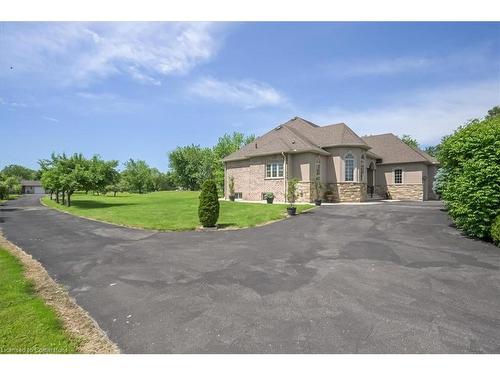 9893 Dickenson Road W, Hamilton, ON - Outdoor