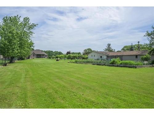 9893 Dickenson Road W, Hamilton, ON - Outdoor