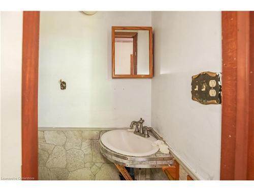 2757 Barron Road, Fonthill, ON - Indoor Photo Showing Bathroom