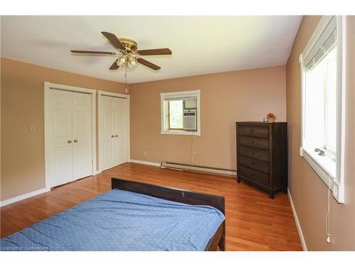 2757 Barron Road, Fonthill, ON - Indoor Photo Showing Bedroom