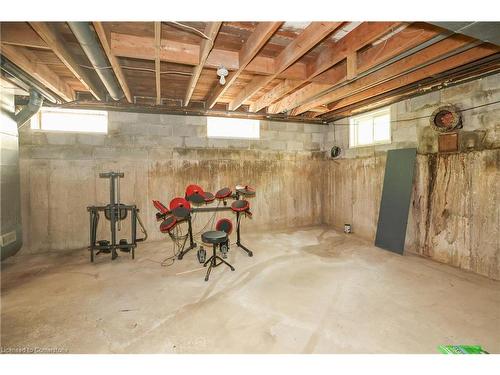 2757 Barron Road, Fonthill, ON - Indoor Photo Showing Basement