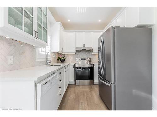 109 Peachwood Crescent, Stoney Creek, ON - Indoor Photo Showing Kitchen