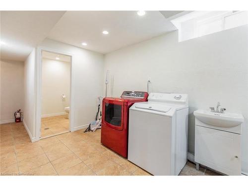 109 Peachwood Crescent, Stoney Creek, ON - Indoor Photo Showing Laundry Room