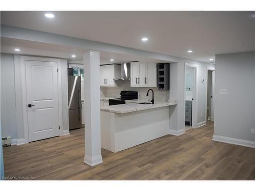 Lower Leve-225 Aldercrest Avenue, Hamilton, ON - Indoor Photo Showing Kitchen