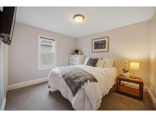 151 Orkney Street E, Caledonia, ON - Indoor Photo Showing Bedroom