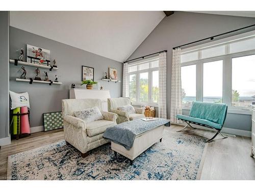 171 New Lakeshore Road, Port Dover, ON - Indoor Photo Showing Living Room