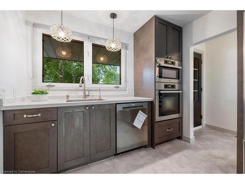 330 Ofield Road S, Dundas, ON - Indoor Photo Showing Kitchen