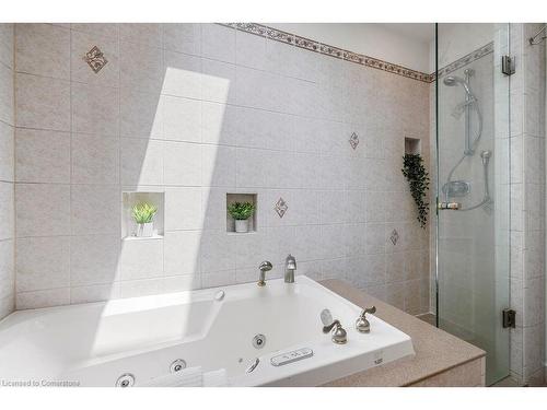 330 Ofield Road S, Dundas, ON - Indoor Photo Showing Bathroom