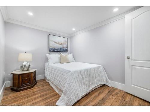 330 Ofield Road S, Dundas, ON - Indoor Photo Showing Bedroom