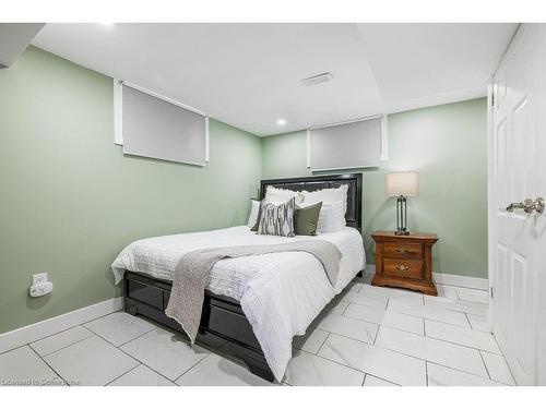 330 Ofield Road S, Dundas, ON - Indoor Photo Showing Bedroom