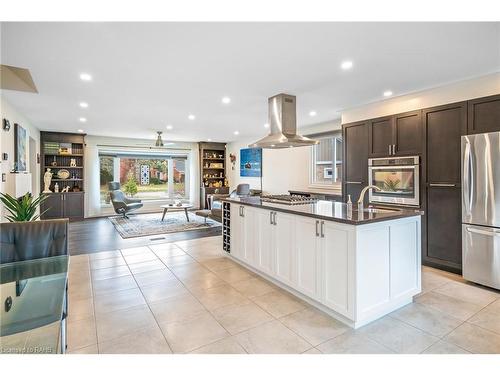 5 Lower Canada Drive, Niagara-On-The-Lake, ON - Indoor Photo Showing Kitchen With Upgraded Kitchen