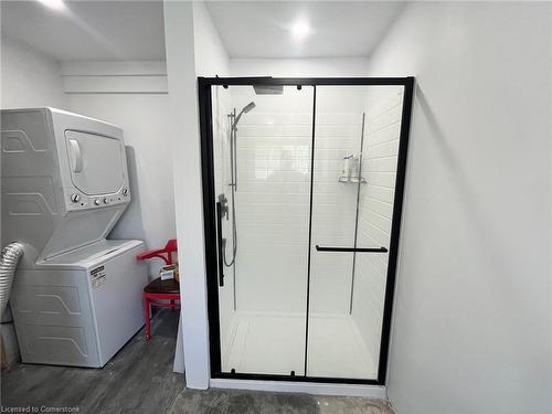 2030 First Avenue, Selkirk, ON - Indoor Photo Showing Laundry Room