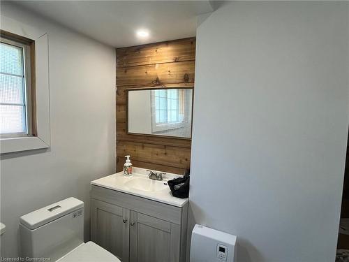 2030 First Avenue, Selkirk, ON - Indoor Photo Showing Bathroom