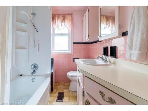 339 Old Guelph Road, Dundas, ON - Indoor Photo Showing Bathroom