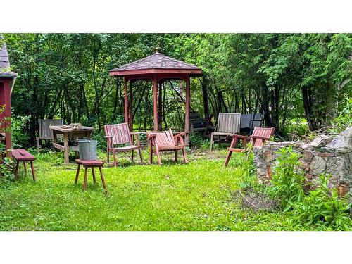 339 Old Guelph Road, Dundas, ON - Outdoor With Backyard