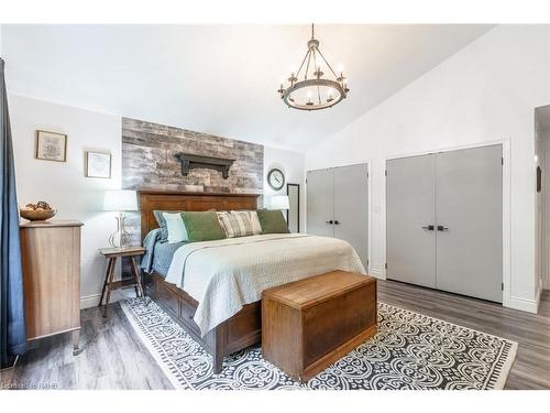 7575 Milburough Line, Milton, ON - Indoor Photo Showing Bedroom