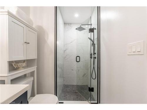 7575 Milburough Line, Milton, ON - Indoor Photo Showing Bathroom