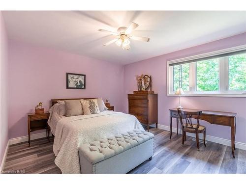 7575 Milburough Line, Milton, ON - Indoor Photo Showing Bedroom