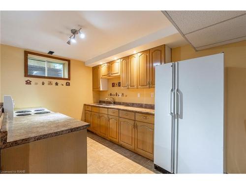 7575 Milburough Line, Milton, ON - Indoor Photo Showing Kitchen