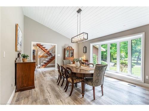 7575 Milburough Line, Milton, ON - Indoor Photo Showing Dining Room