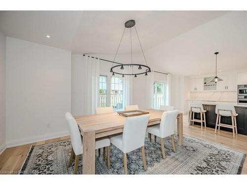 6-3333 New Street, Burlington, ON - Indoor Photo Showing Dining Room