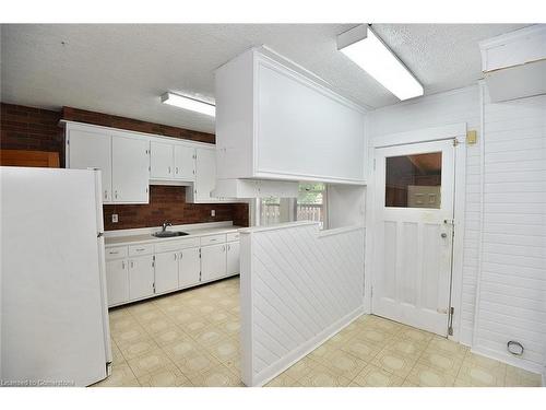 493 Crosby Avenue, Burlington, ON - Indoor Photo Showing Kitchen