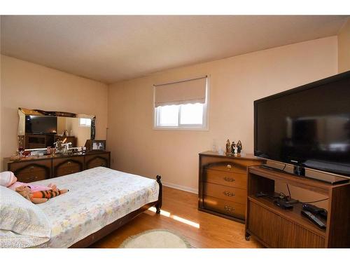 2 Westdale Avenue, Port Dover, ON - Indoor Photo Showing Bedroom