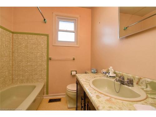 2 Westdale Avenue, Port Dover, ON - Indoor Photo Showing Bathroom