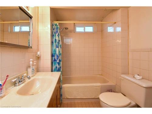 2 Westdale Avenue, Port Dover, ON - Indoor Photo Showing Bathroom